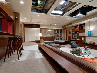 Illustration for article titled Behind-the-scenes photos reveal the secrets of Mad Men sets